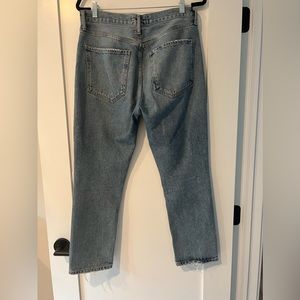 Agolde Riley distressed denim/ ankle cropped 26.5" Inseam
11" Rise